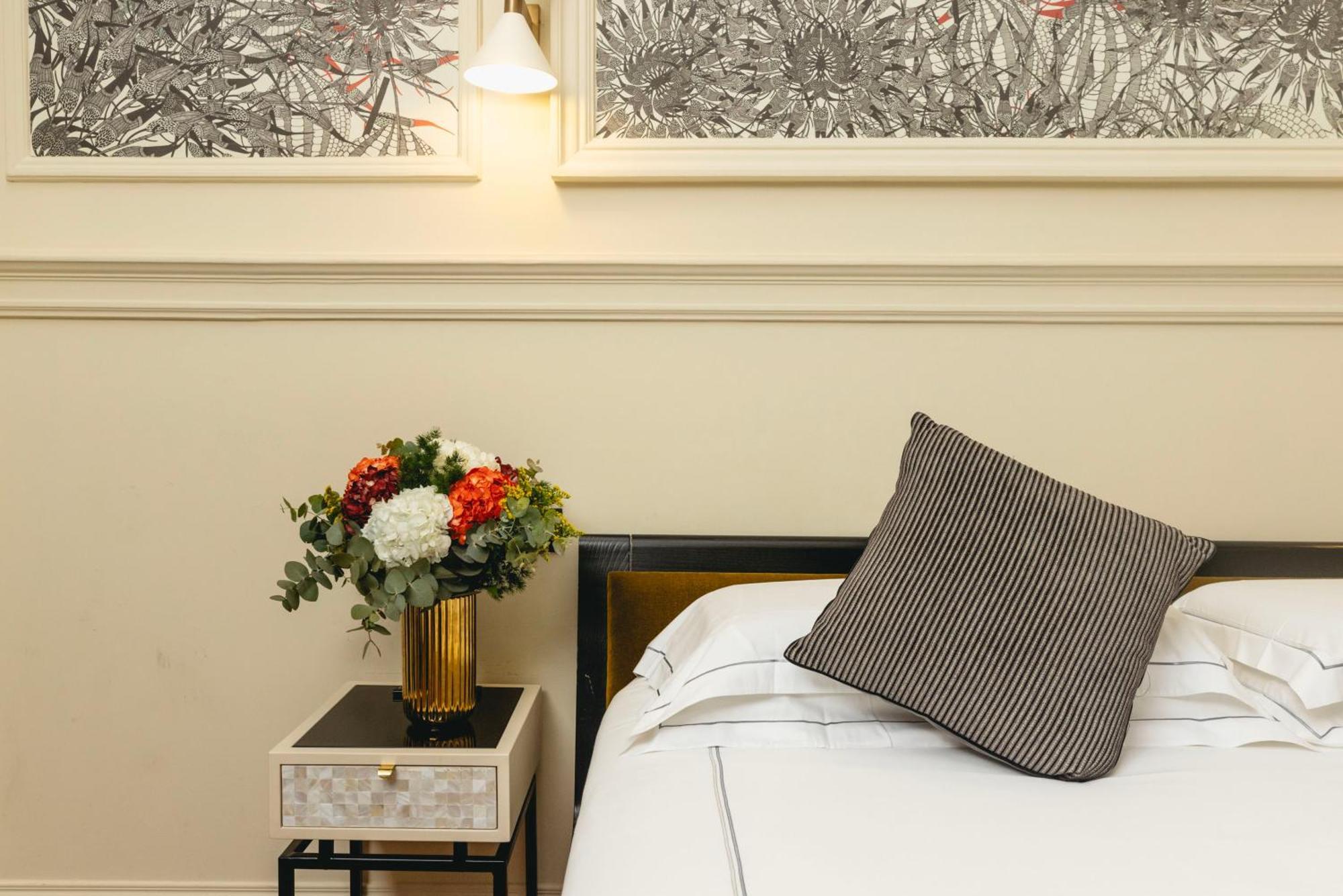 Roma Luxus Hotel Εξωτερικό φωτογραφία A pillow